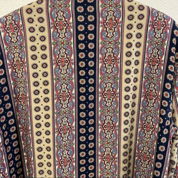 Patterned Long Sleeve Blouse - Picture 4 of 5